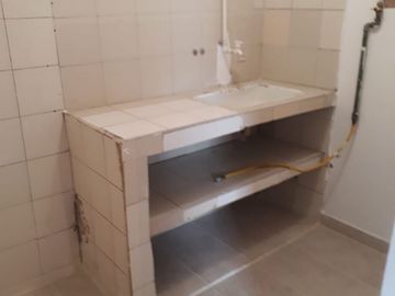 VENDO CASA ESQUINERA  COMERCIAL CON TERRAZA PARA CONSTRUIR TERCER PISO