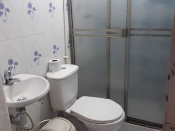 VENDO CASA ESQUINERA  COMERCIAL CON TERRAZA PARA CONSTRUIR TERCER PISO