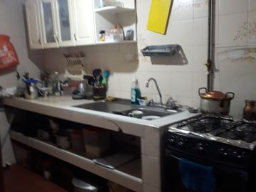 VENDO CASA ESQUINERA  COMERCIAL CON TERRAZA PARA CONSTRUIR TERCER PISO