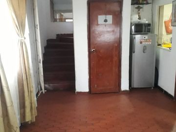 VENDO CASA ESQUINERA  COMERCIAL CON TERRAZA PARA CONSTRUIR TERCER PISO
