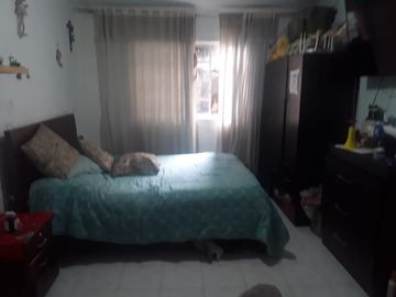VENDO CASA ESQUINERA  COMERCIAL CON TERRAZA PARA CONSTRUIR TERCER PISO