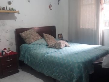 VENDO CASA ESQUINERA  COMERCIAL CON TERRAZA PARA CONSTRUIR TERCER PISO