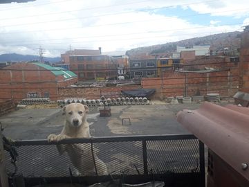 VENDO CASA ESQUINERA  COMERCIAL CON TERRAZA PARA CONSTRUIR TERCER PISO
