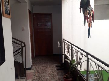 VENDO CASA ESQUINERA  COMERCIAL CON TERRAZA PARA CONSTRUIR TERCER PISO