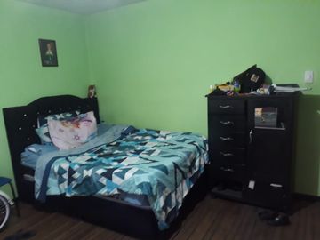 VENDO CASA ESQUINERA  COMERCIAL CON TERRAZA PARA CONSTRUIR TERCER PISO
