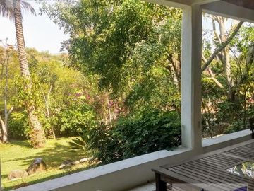 Miacatlan preciosa casa de 5 recámaras, 3 baños, alberca, terraza, tiene vista privilegiada