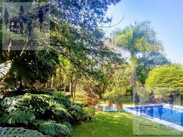 Miacatlan preciosa casa de 5 recámaras, 3 baños, alberca, terraza, tiene vista privilegiada