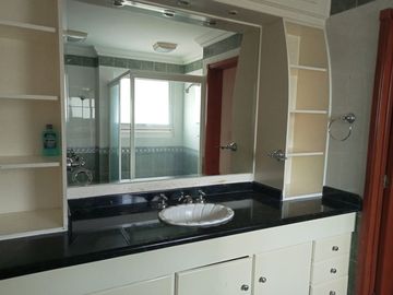 CASA EN RENTA EN CLUB DE GOLF VALLE ESCONDIDO