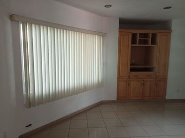 CASA EN RENTA EN CLUB DE GOLF VALLE ESCONDIDO