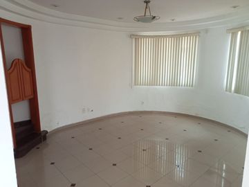 CASA EN RENTA EN CLUB DE GOLF VALLE ESCONDIDO