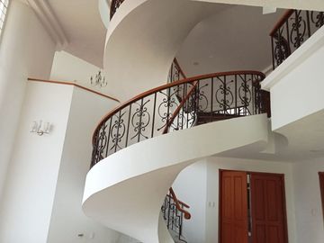 CASA EN RENTA EN CLUB DE GOLF VALLE ESCONDIDO