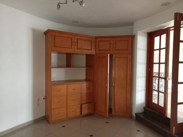CASA EN RENTA EN CLUB DE GOLF VALLE ESCONDIDO
