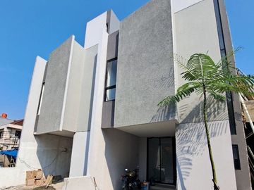 RUMAH MINIMALIS MURAH CONDET JAKARTA TIMUR JAKTIM 2LT +ROOFTOP DIJUAL