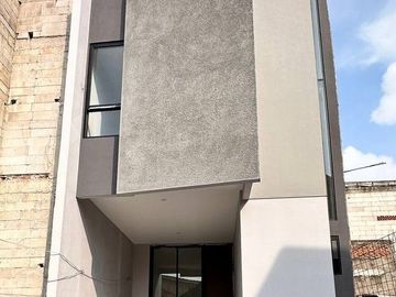 RUMAH MINIMALIS MURAH CONDET JAKARTA TIMUR JAKTIM 2LT +ROOFTOP DIJUAL