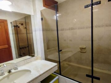 ¡OPORTUNIDAD ÚNICA! VENDO HERMOSO DEPARTAMENTO DE 107 M² CON COCHERA EN URB. VALLE HERMOSO, SURCO