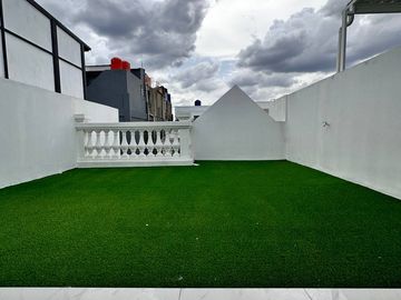 RUMAH DIJUAL DI KRAMAT JATI, JAKARTA TIMUR MINICLUSTER MODERN AMERICAN CLASSIC 5 KAMAR TIDUR 3 LANTAI