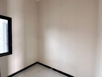 RUMAH DIJUAL DI KRAMAT JATI, JAKARTA TIMUR MINICLUSTER MODERN AMERICAN CLASSIC 5 KAMAR TIDUR 3 LANTAI