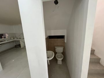 En venta casa de 3 dormitorios en Urb.La Joya