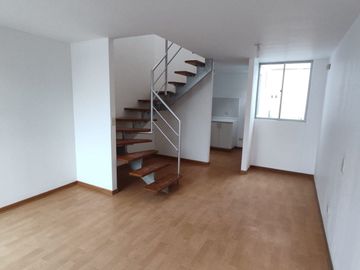 VENDO CASA DE ESTRENO DE 2 PISOS-CARABAYLLO