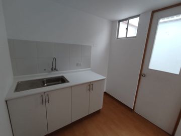 VENDO CASA DE ESTRENO DE 2 PISOS-CARABAYLLO