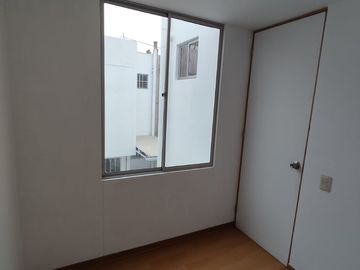 VENDO CASA DE ESTRENO DE 2 PISOS-CARABAYLLO