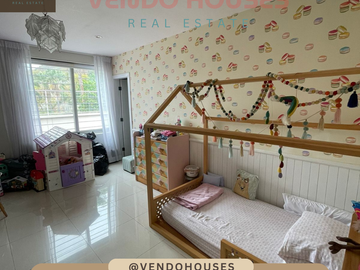Moderna casa en venta Los Ceibos, urbanización Los Parques