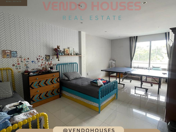 Moderna casa en venta Los Ceibos, urbanización Los Parques