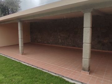 Bonita y amplia casa habitación en venta en Tetla De la Solidaridad