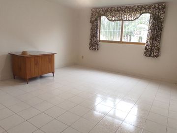 Bonita y amplia casa habitación en venta en Tetla De la Solidaridad