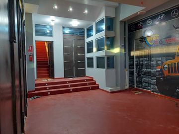 SALON DE EVENTOS 460 M2 - DEPARTAMENTO CON PISCINA, TIENDAS, DEPOSITOS, ETC.