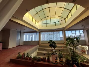 SALON DE EVENTOS 460 M2 - DEPARTAMENTO CON PISCINA, TIENDAS, DEPOSITOS, ETC.
