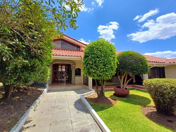CASA DE VENTA CUMBAYA RESERVORIO