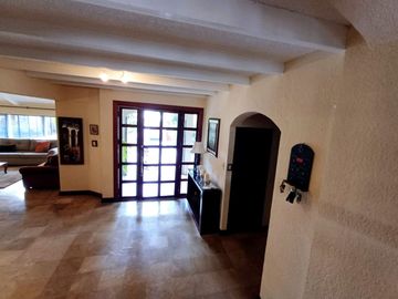 CASA DE VENTA CUMBAYA RESERVORIO