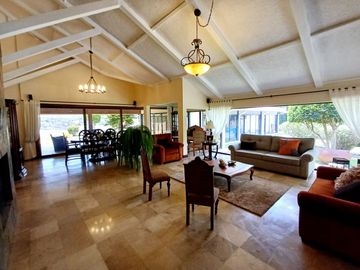CASA DE VENTA CUMBAYA RESERVORIO