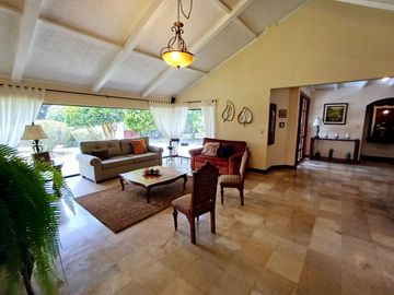 CASA DE VENTA CUMBAYA RESERVORIO