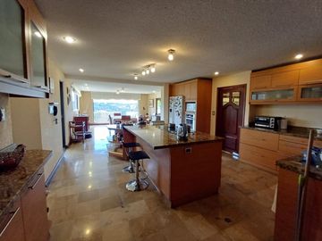 CASA DE VENTA CUMBAYA RESERVORIO