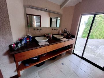 CASA DE VENTA CUMBAYA RESERVORIO