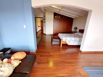 CASA DE VENTA CUMBAYA RESERVORIO