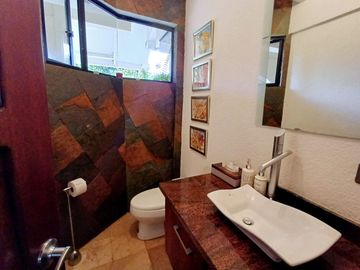 CASA DE VENTA CUMBAYA RESERVORIO