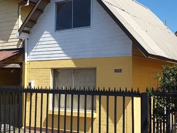 EN VENTA CASA EN CURICÓ, Pasaje Eduardo Anguita 2203