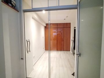 Vendo Lindo Departamento En Av Caminos Del Inca. Cerca al Parque de la Amistad