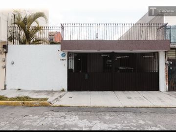 EN VENTA CASA DE UN PISO A PIE DE CALLE COL. PRADOS AGUA AZUL