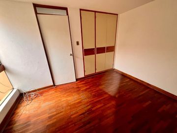 VENTA  CASA CHALET EN LA MOLINA - ¡BUENA UBICACIÓN Y COMODIDAD!
