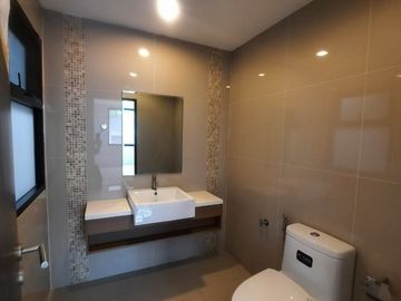 Sale or for Rent 5 bedrooms The Best Villa Bangna-Suvarnabhumi