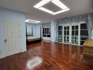 Sale or for Rent 6 bedrooms Lakeside Village Villa 2