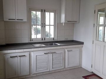 Sale or for Rent 6 bedrooms Lakeside Village Villa 2