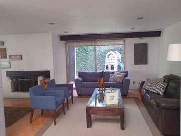 casa en venta en la Recta a Cholula cerca a la UDLA en condominio con  área verde .