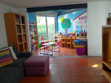 casa en venta en la Recta a Cholula cerca a la UDLA en condominio con  área verde .