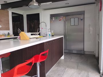 casa en venta en la Recta a Cholula cerca a la UDLA en condominio con  área verde .
