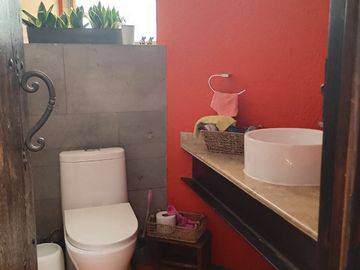 casa en venta en la Recta a Cholula cerca a la UDLA en condominio con  área verde .